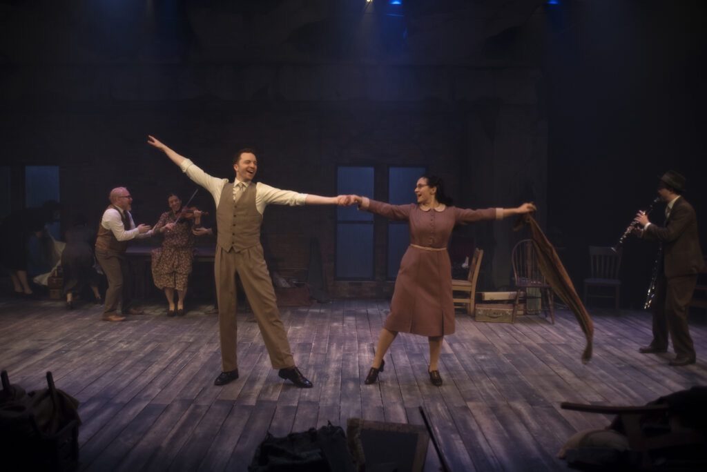 8652_Mark Uhre, Cara Krisman, and Company_Indecent-2019 (photo by Andree Lanthier)