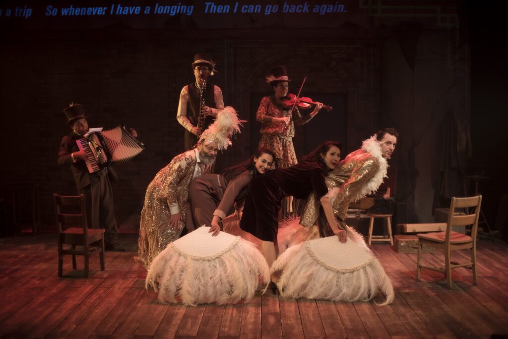 8757_Sam Stein, Cara Krisman, Julia Juhas, Mark Uhre and Company_Indecent-2019 (photo by Andree Lanthier)