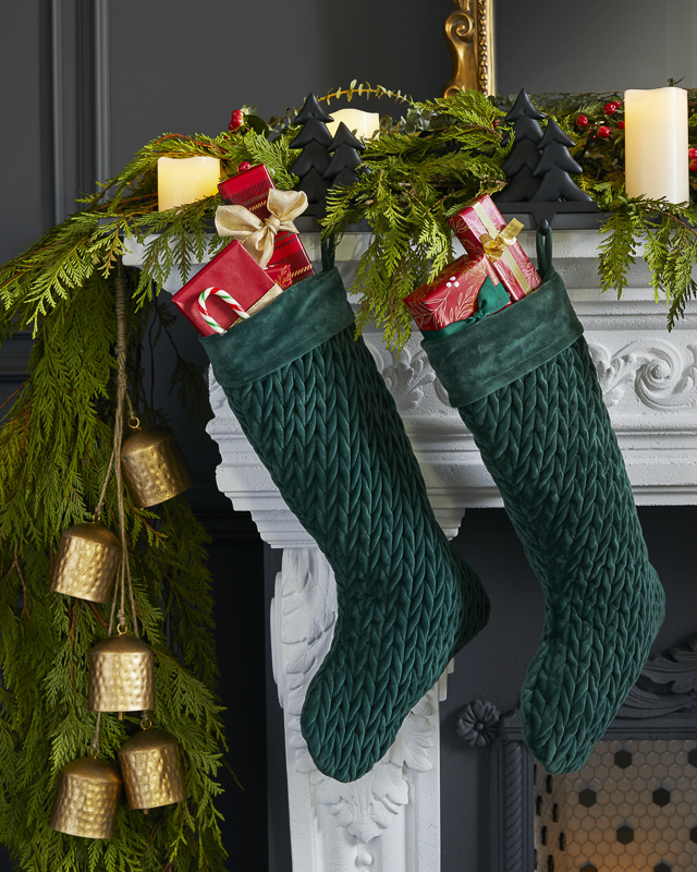 2023_Holiday_DecorativeHoliday_FiresideGlow_D
