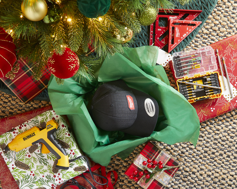 2023_Holiday_DecorativeHoliday_FiresideGlow_UnwrappedTools_GiftsUnder25