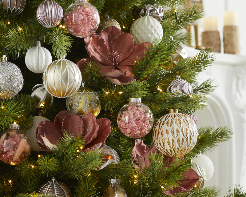 2023_Holiday_NaturesElegance_DecorativeHoliday_A