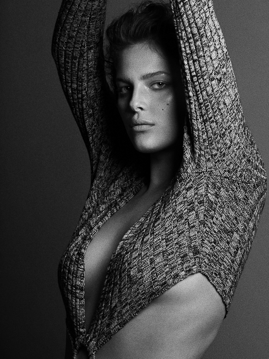 21_Elisabeth-Folio_Creative_9959-bw