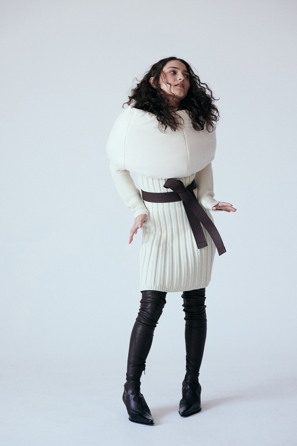 IzzyG_01_0023-1366x2048-1