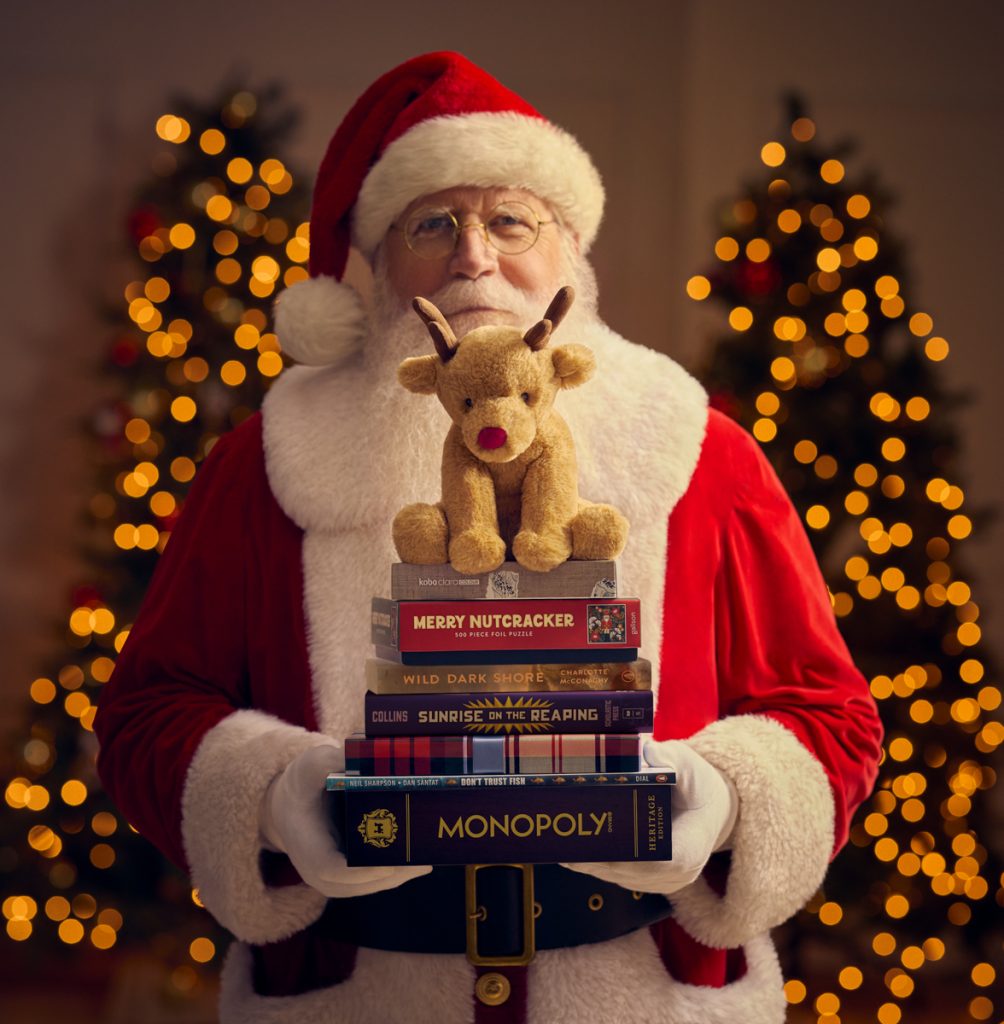 1FY26_Q3_HOL_CAMPAIGN_SANTA_HOLDING_GIFTS_01932