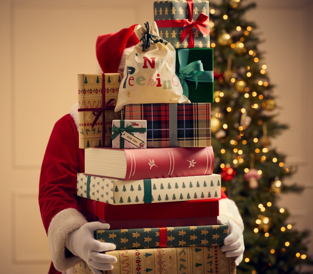 1FY26_Q3_HOL_CAMPAIGN_STACK_OF_GIFTS_01722 copy