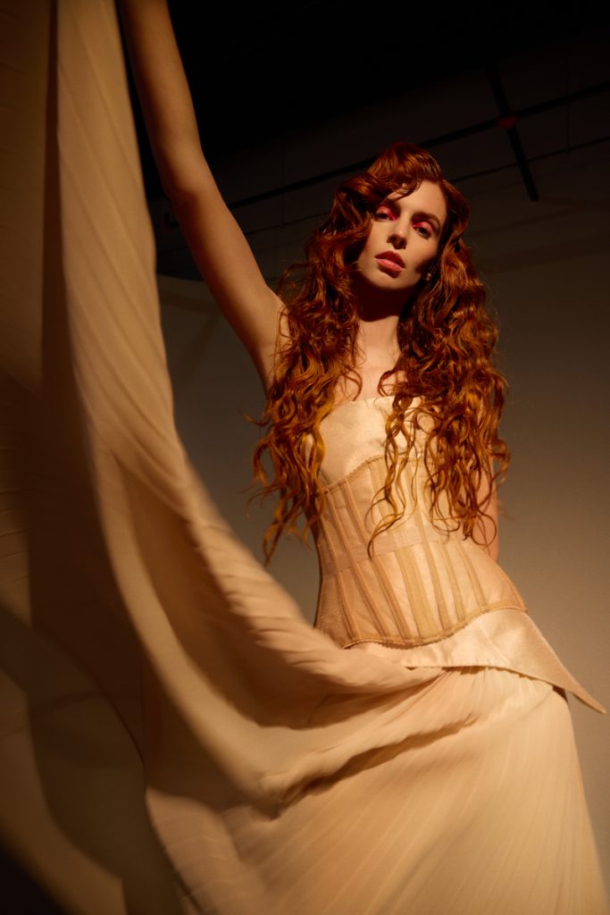 Juliette_Stephanie_Iris_Amber_Livio_Holly_Parker_1834
