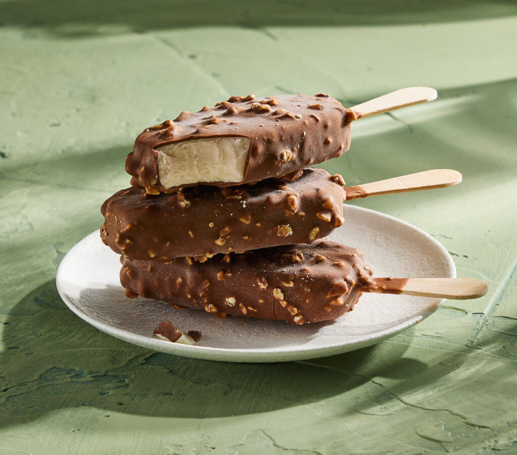 110194_Pg2_Pos4_Wk23_BrandDigest_GV Ice Cream Almond Bar_50972701 copy